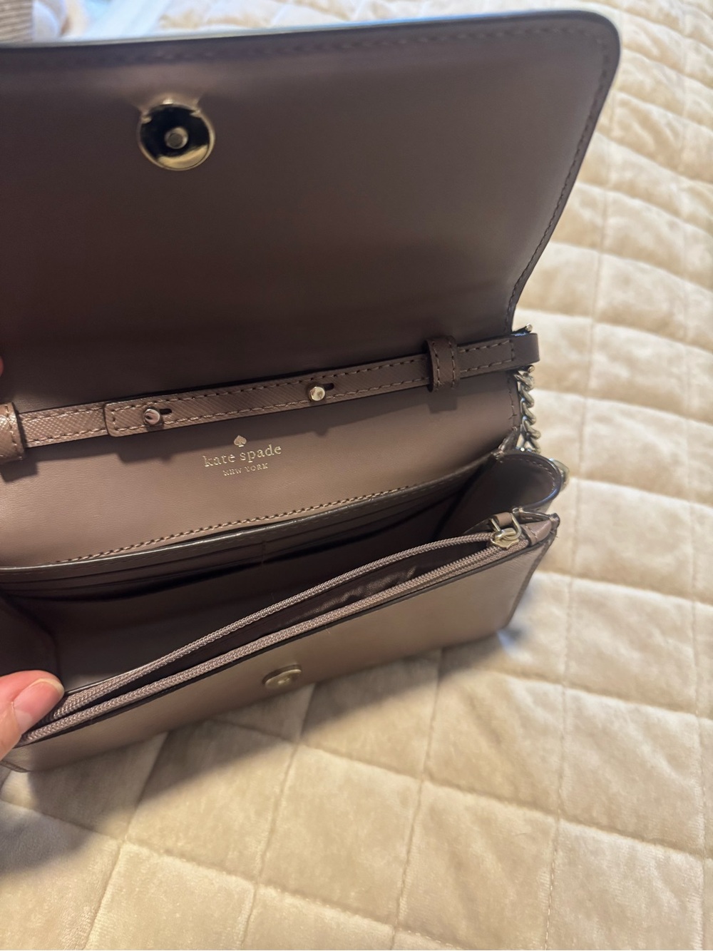 Kate Spade taupe brown leather crossbody with chain strap - Picture 4 of 6